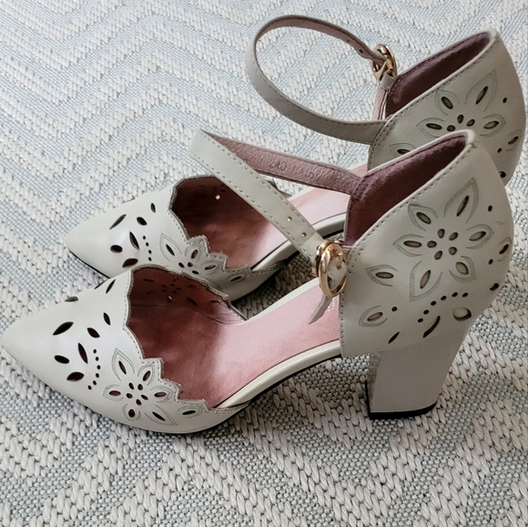 Women's Fashion Block Heeled Sandals - Off-white - Picture 2 of 5